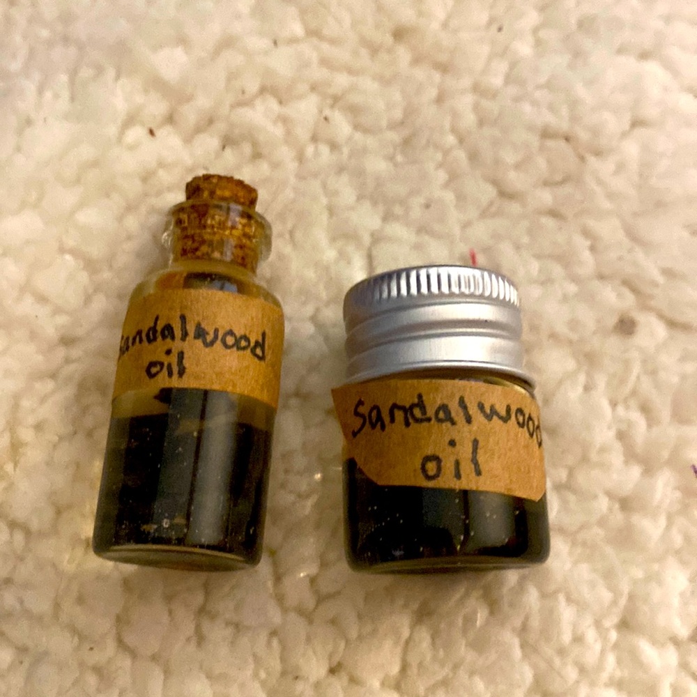 COPY - Sandalwood oil